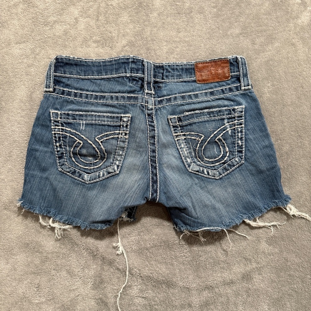 Big Star Women's Distressed Denim Cutoff Shorts size 27R - Picture 2 of 3